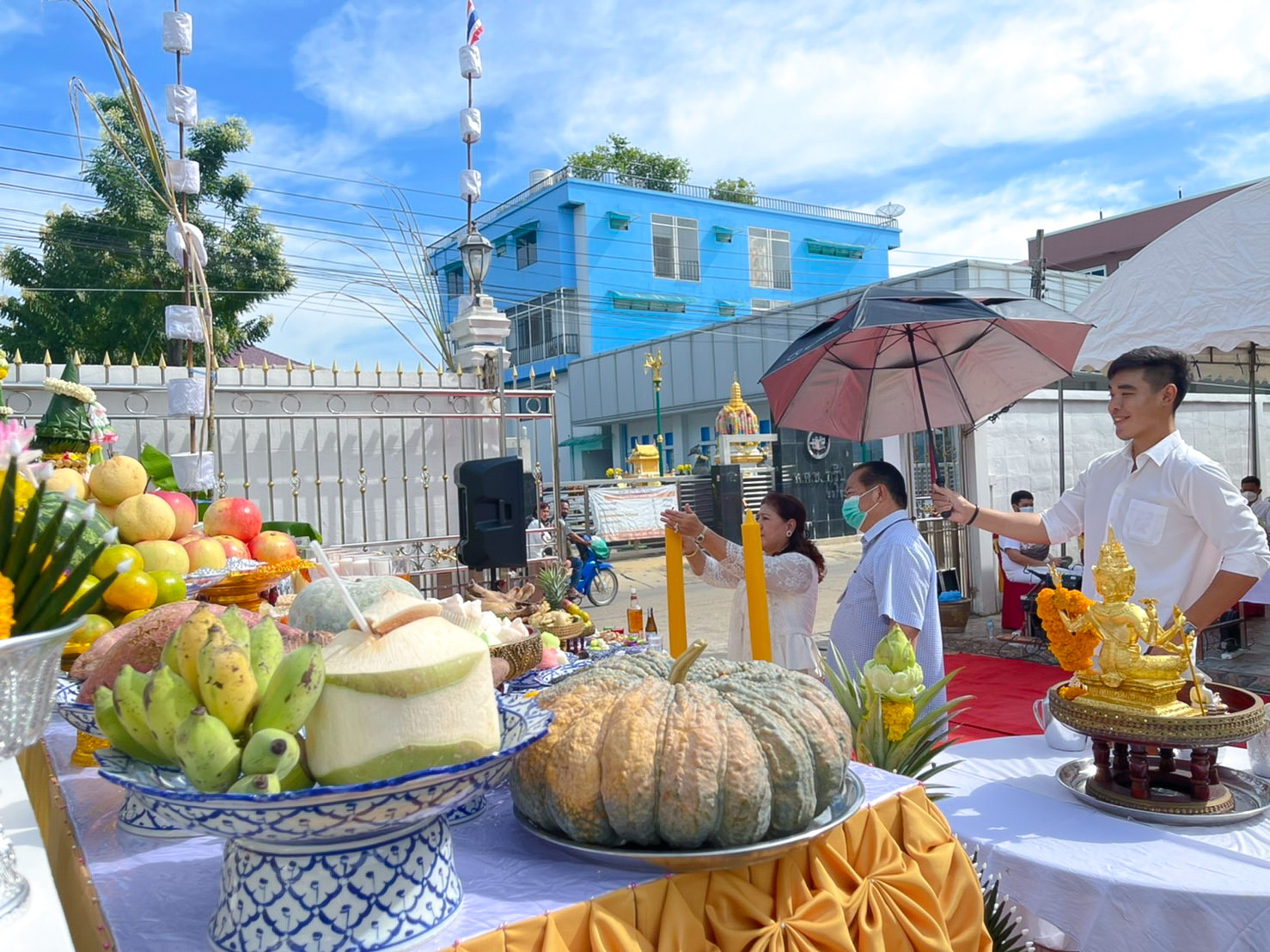 เก็บตกภาพบรรยากาศพิธีตั้งศาล-ทำบุญประจำปี 2564